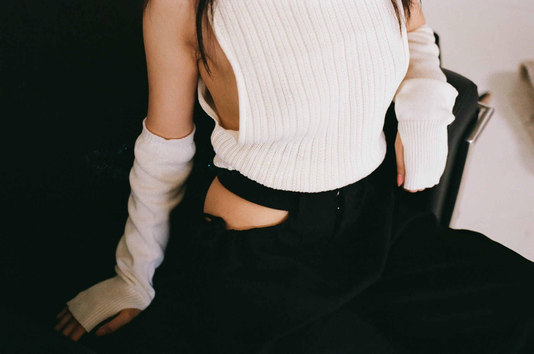 The Detached Sleeves Knit