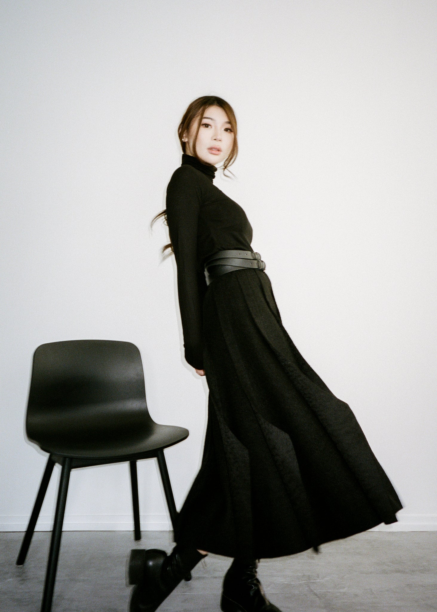 Raw Edge Woolen Pleated Skirt